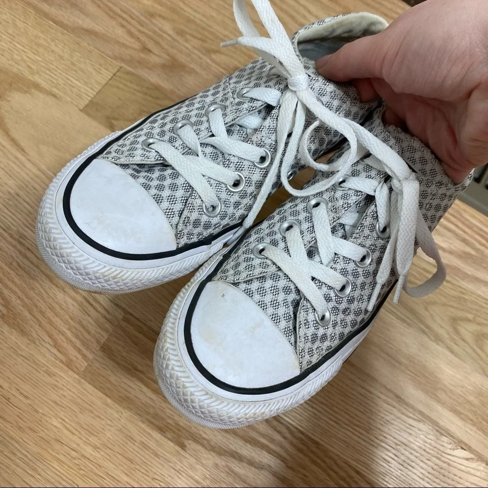 Converse Silver Polka Dot Sneakers Sz 5 Women’s - Picture 8 of 9